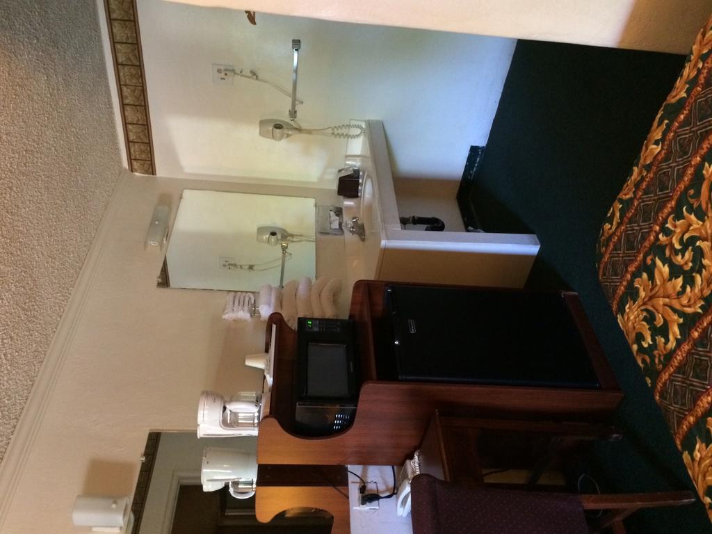 Townhouse Motel Sanger Екстериор снимка