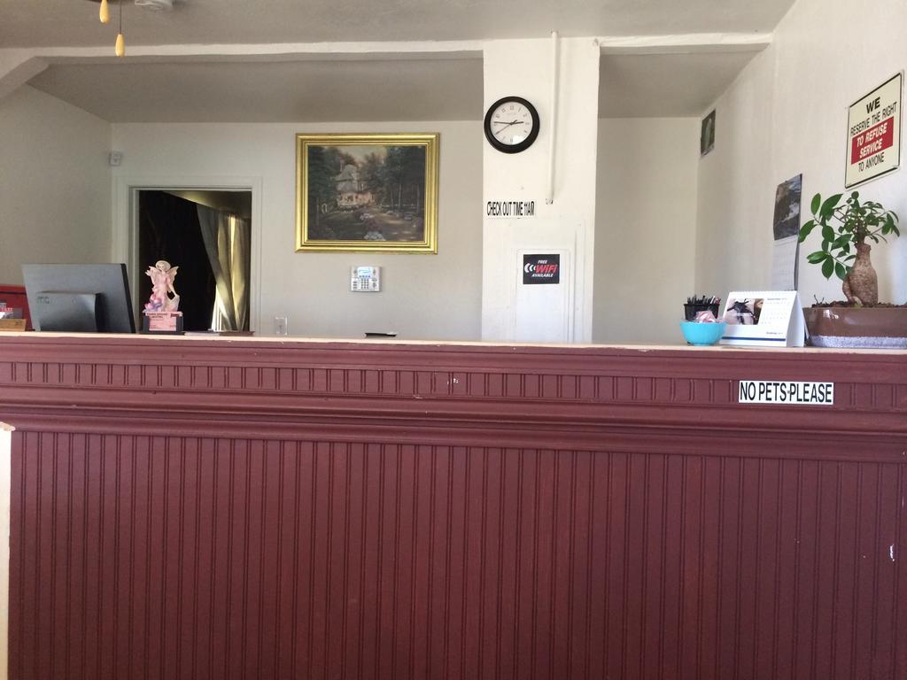 Townhouse Motel Sanger Екстериор снимка
